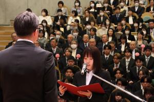 国際学部代表前野純菜さん