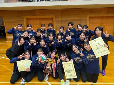 女子バレー部集合写真